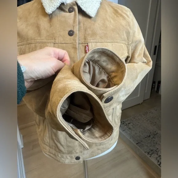Rare Levi’s Women’s Goat Suede Sherpa Trucker Jacket – Tan – Size S - Picture 3 of 12
